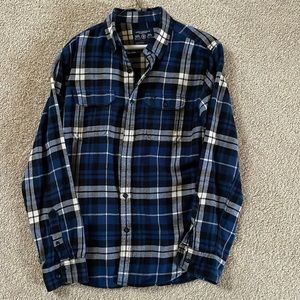 Men’s Athletic Fit Flannel Button Down Shirt